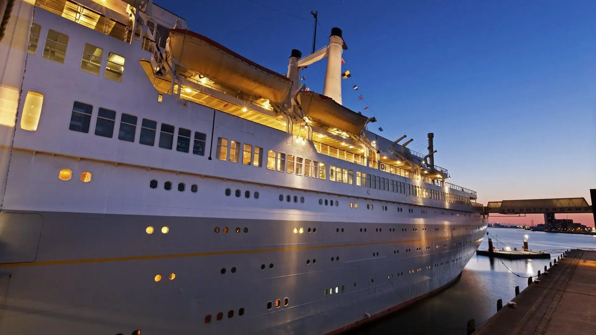 Ss Rotterdam By Westcord Hotel 4*,
